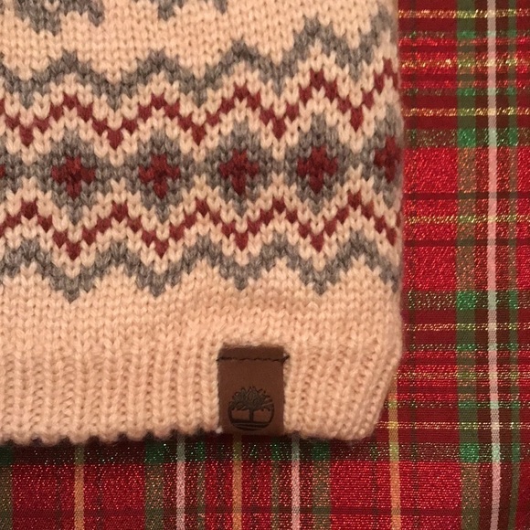 Brand New Timberland Pink Fair Isle Fleece-Lined Pom Beanie Hat - Picture 2 of 12